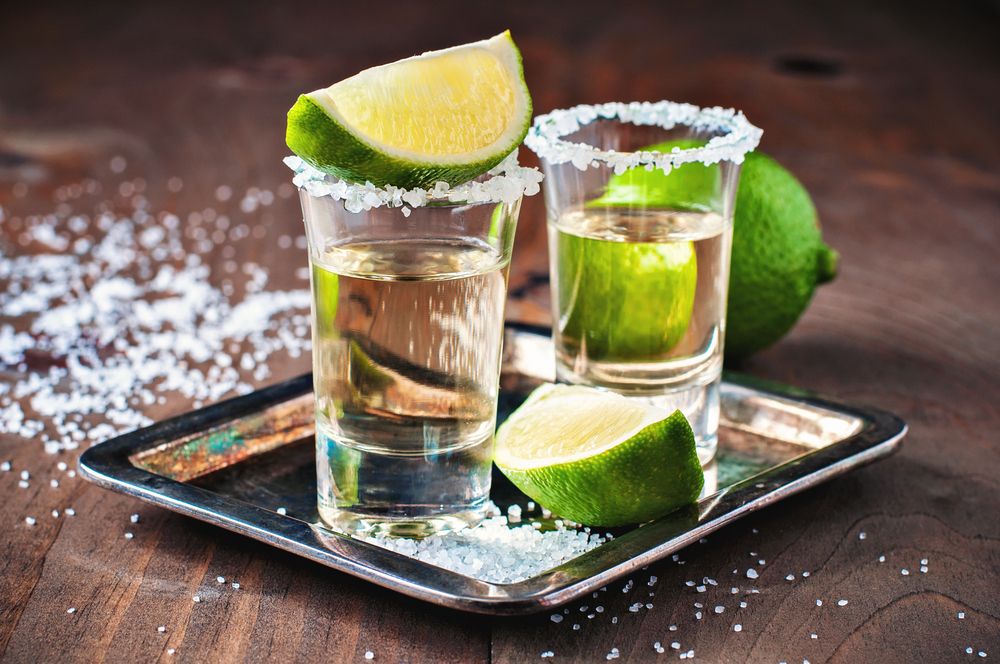con que se hace el tequila