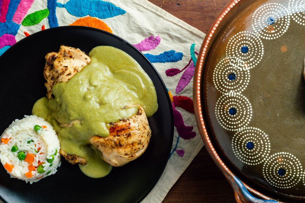 Cómo se hace el mole verde en México